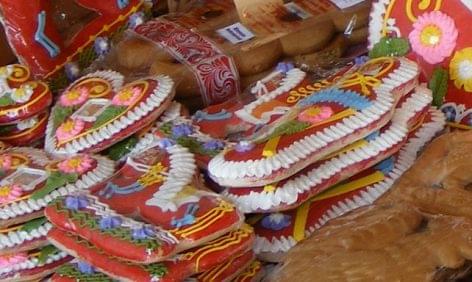 The Ecumenical Aid Organization launched its donation collecting campaign with honey gingerbread baking