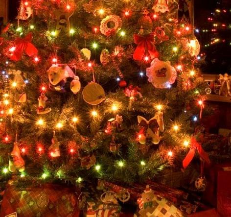 Nearly sixty percent of the light garlands are faulty