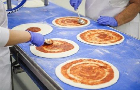 Az ország első kézműves pizzakészítő üzemét adták át Debrecenben