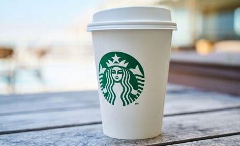 Starbucks brings a straw-free lid to Hungary