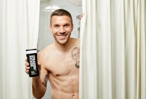 Lukas Podolski válogatott focistával fejlesztett új exkluzív márkát a dm