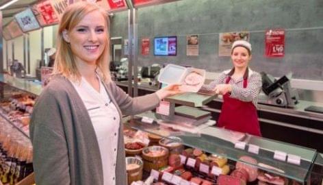 Spar Ausztria: saját tárolóikba vehetik a vásárlók a húst és a sajtot