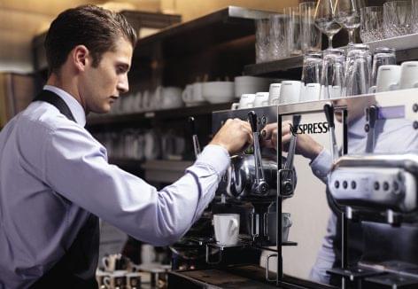 Restaurant or hotel guests can’t be satisfied if poor quality coffee is served