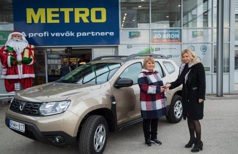 Átvette autóját a METRO „Születésnapi Nyerőhetek” promóció boldog nyertese