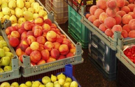 Átfogó zöldség-gyümölcs ellenőrzést tartott a budapesti piacokon a Nébih