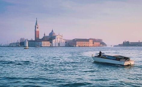 Camera counting of tourists in Venice has begun