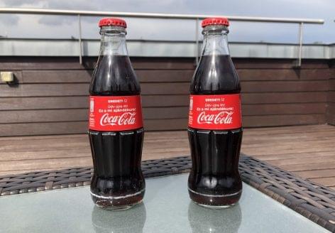 With over 100,000 bottles of gift soft drinks, Coca-Cola helps consumers and restaurants find each other again