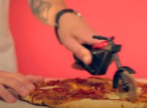 Easy pizza-rider – Video of the day
