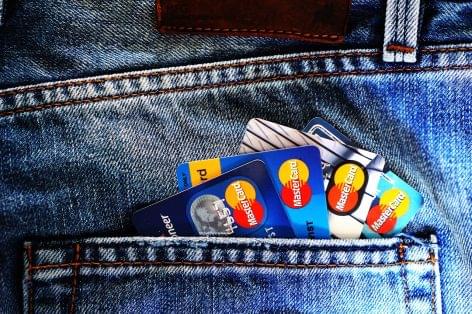 Mastercard: a magyarok 58 százaléka napi szinten fizet kártyájával a boltban