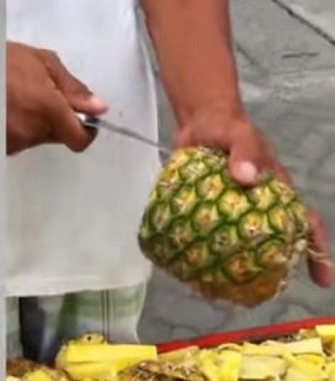Érintésmentes ananásztisztítás – A nap videója
