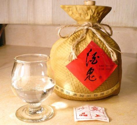 A crate of 1974 Chinese grain distillate was sold at a London auction at a record price of 1 million pounds