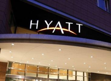 Hyatt acquires Apple Leisure Group