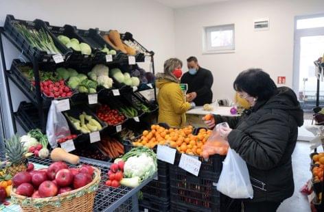 Átadták a Borsod megyei Mezőcsát új vásárcsarnokát