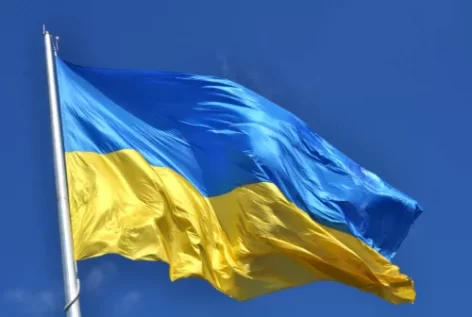 Több gigacég is leállítja ukrajnai üzemeit