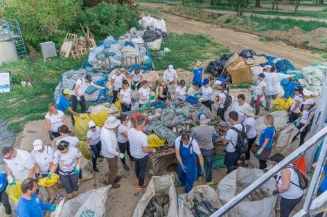 More than 100 bags of garbage were collected by Mizo