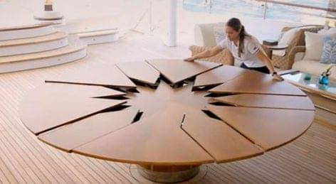 Asztal, amitől tátva marad a cateringes szája – A nap videója