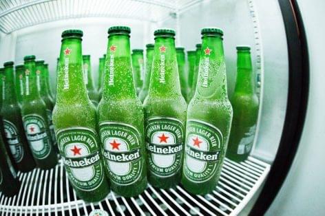 A Heineken a vártnál erősebb első félévet zárt és elvetette 2023-as árrés-céljait