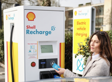 Elektromos autó töltőpontokat létesít a Tesco és a Shell