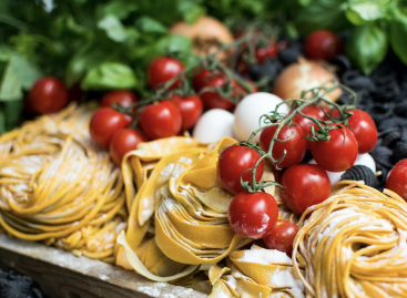Bajban az olasz gazdaságok, eltűnhetnek a boltokból az olasz ételkülönlegességek