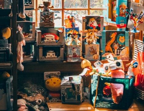Közös karácsonyi „játékbankot” létesít a Lidl és Neighbourly az Egyesült Királyságban